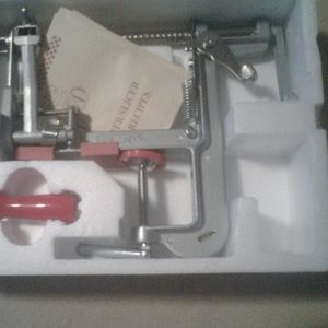 Pampered chef apple peeler
